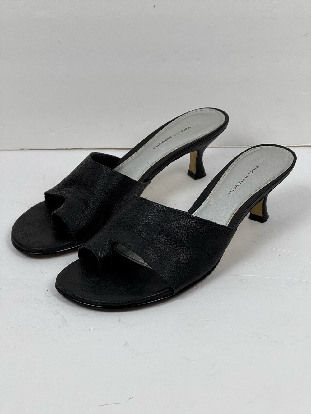 Valerie Stevens Black Leather Toe Loop Slide Sandals 7.5 (EU 38) - Picture 2 of 16
